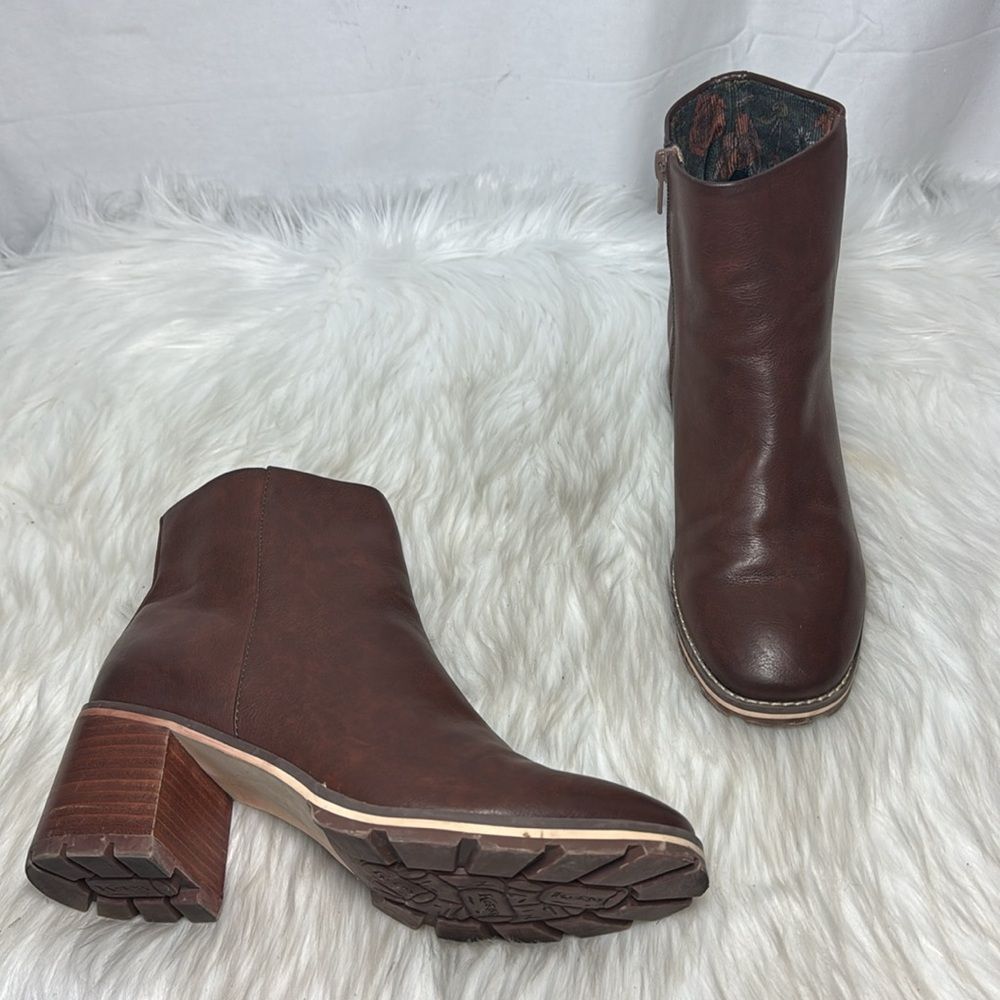 Kork-Ease Chandler Brown Leather Lug Sole Ankle Boots Sz 7.5